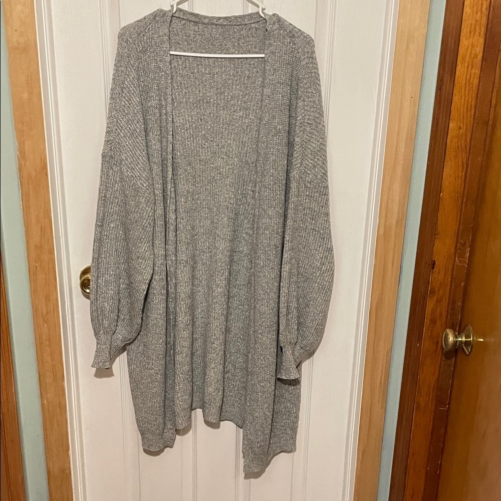Elegant Gray Women's Cardigan